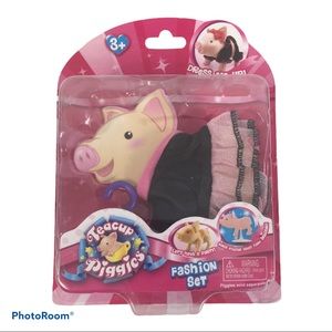 Tea Cup Piggies Fashion Set 2009 2010